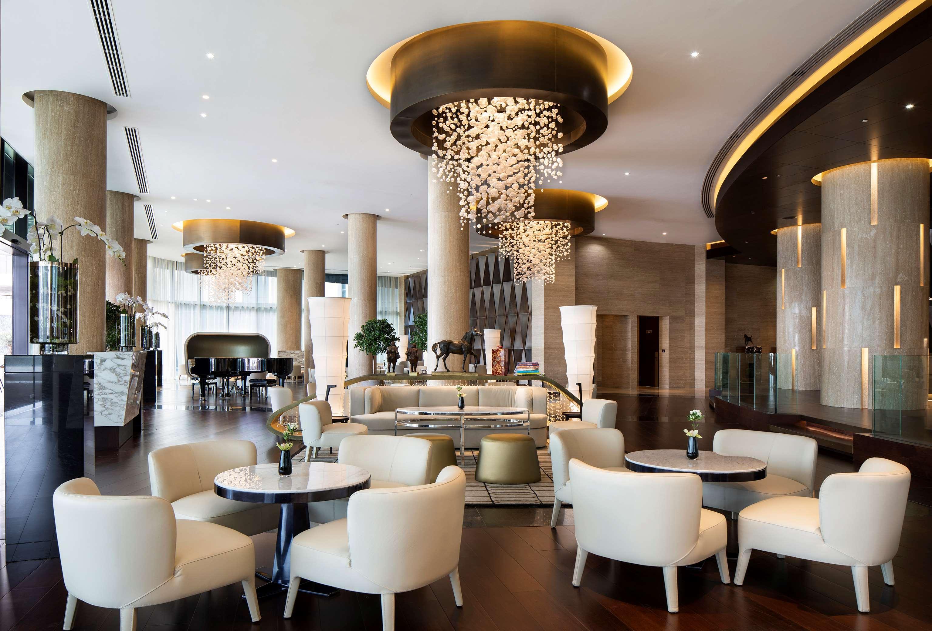 Grand Hyatt Abu Dhabi Hotel & Residences Emirates Pearl Экстерьер фото The lobby