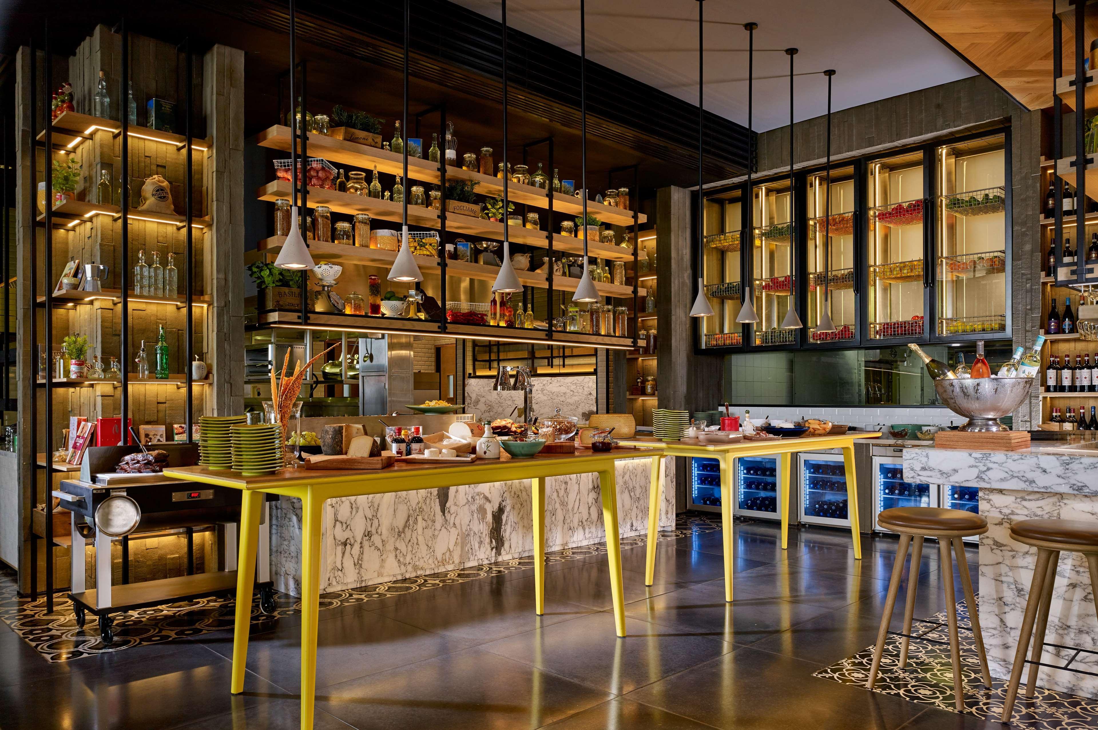 Grand Hyatt Abu Dhabi Hotel & Residences Emirates Pearl Экстерьер фото The Kitchen